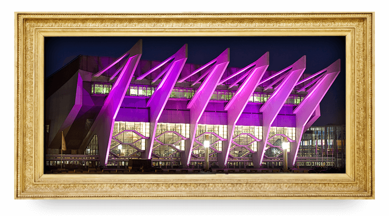 Hall of Fame Foto von der pink beleuchteten ÖVB Arena